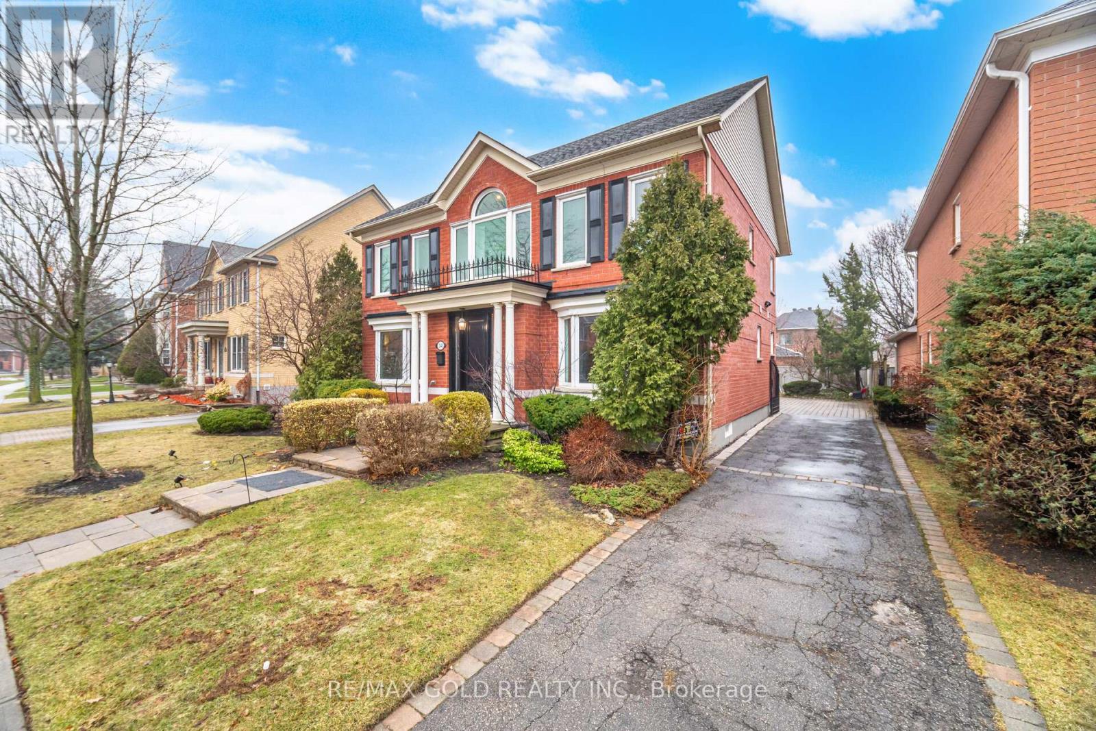 2441 Capilano Crescent, Oakville, Ontario  L6H 6L3 - Photo 2 - W13457302