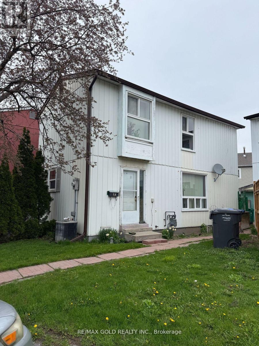 15 HUNTINGWOOD CRESCENT, Brampton, Ontario