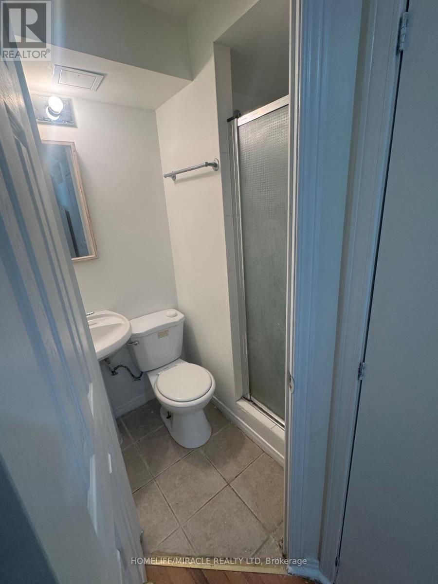 Bsmt - 5434 Sweetgrass Gate, Mississauga, Ontario  L5V 2N1 - Photo 7 - W13457466