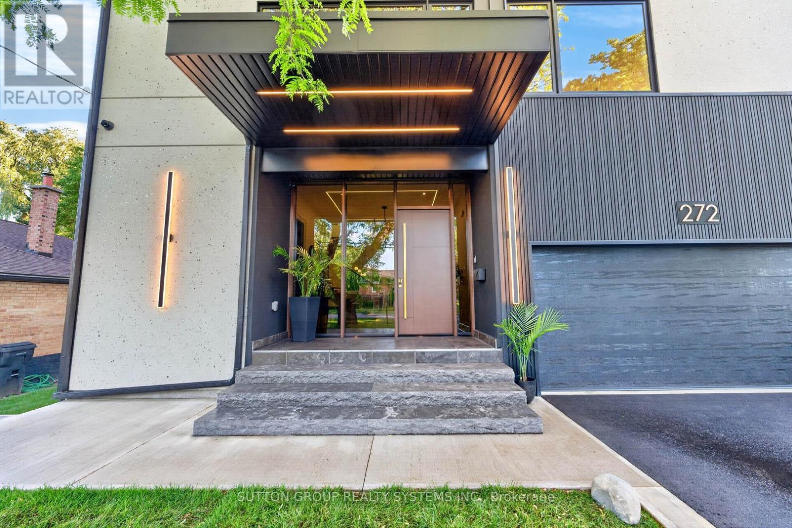 272 Renforth Drive, Toronto, Ontario  M9C 2K9 - Photo 2 - W13457538
