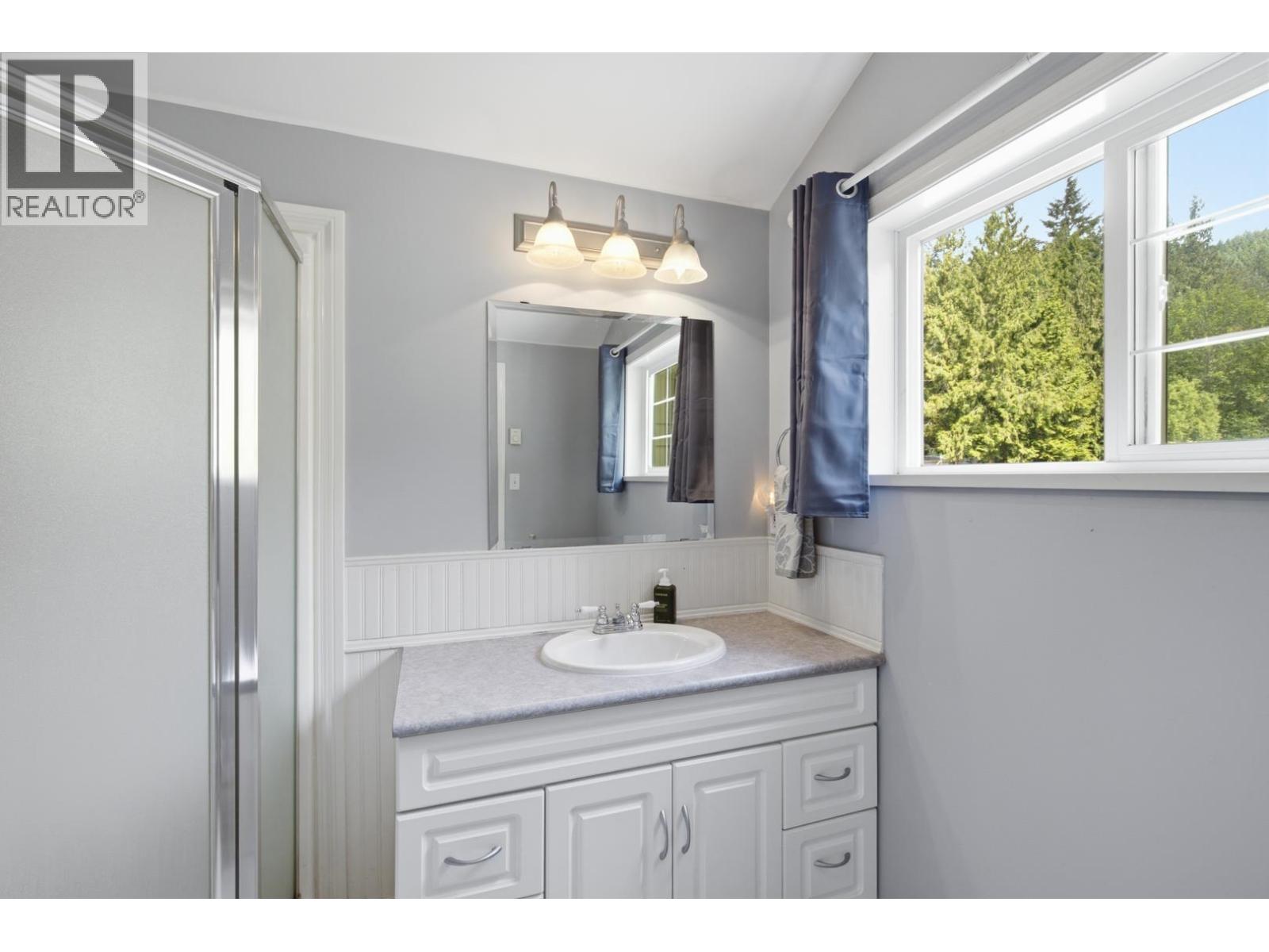 1266 Reed Road, Gibsons, British Columbia  V0N 1V7 - Photo 16 - R3136760