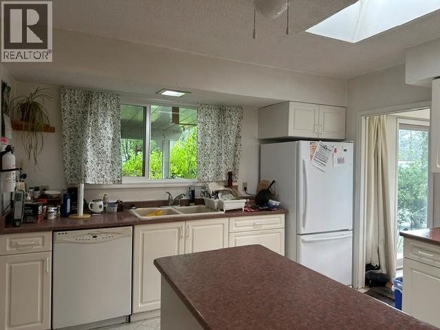 1951 Greaves Avenue, Merritt, British Columbia  V1K 1J3 - Photo 6 - 10390543