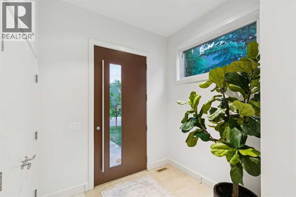 31 Wexford Way Sw, Calgary, Alberta  T3H 0H1 - Photo 4 - A2320296