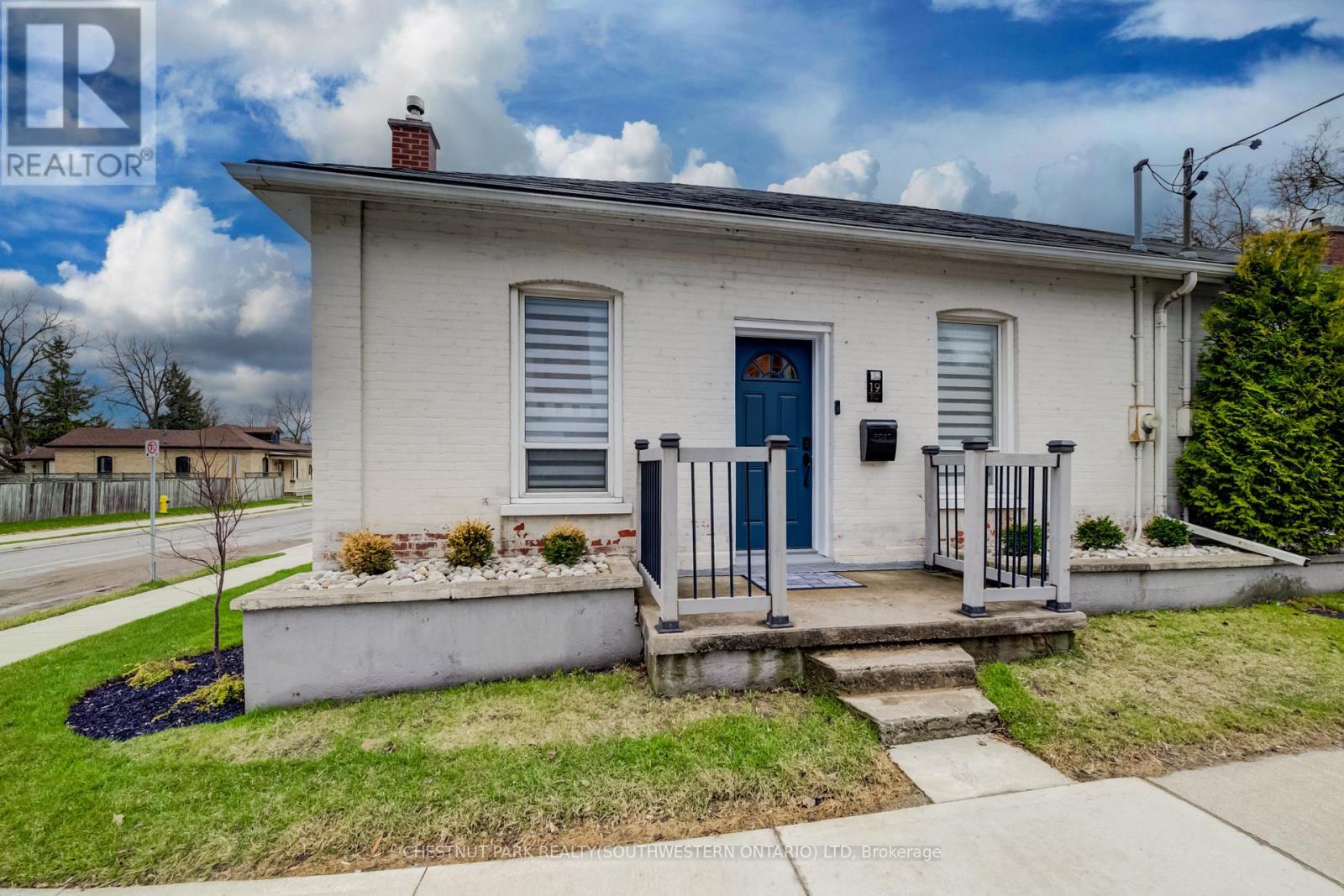 19 Cedar Street, Cambridge, Ontario N1S 1T8 - Photo 2 - X13457362