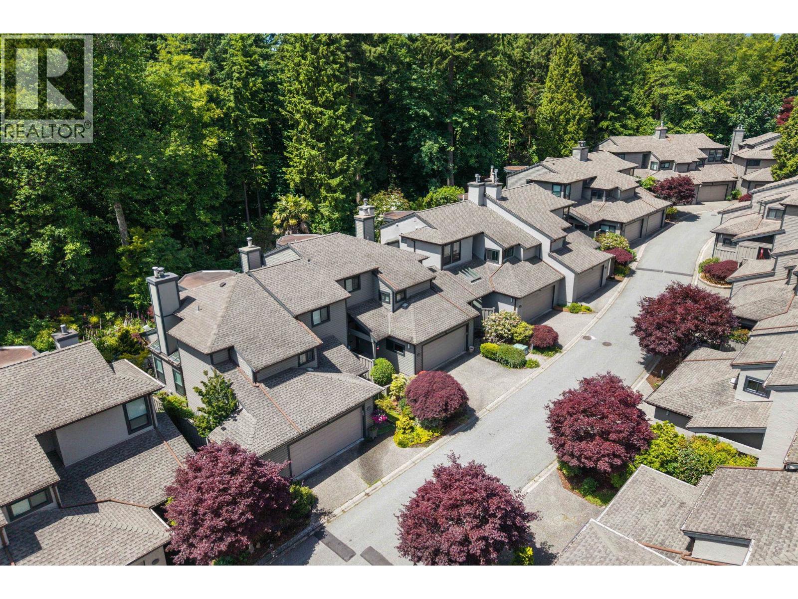 1747 Rufus Drive, North Vancouver, British Columbia  V7J 3L8 - Photo 3 - R3137038