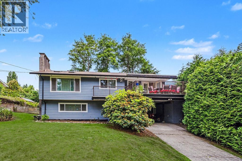 1102 Grandview Road, Gibsons, British Columbia  V0N 1V3 - Photo 1 - R3137063