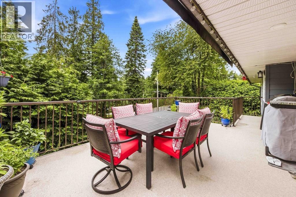 1102 Grandview Road, Gibsons, British Columbia  V0N 1V3 - Photo 19 - R3137063