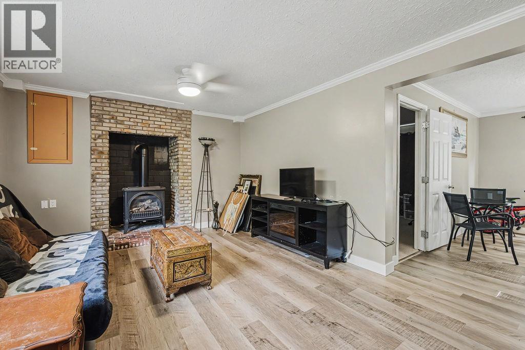 1102 Grandview Road, Gibsons, British Columbia  V0N 1V3 - Photo 24 - R3137063