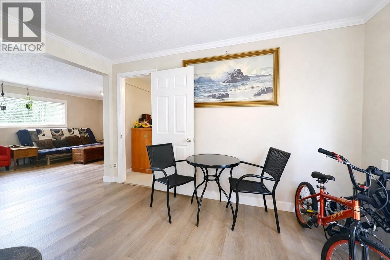 1102 Grandview Road, Gibsons, British Columbia  V0N 1V3 - Photo 25 - R3137063
