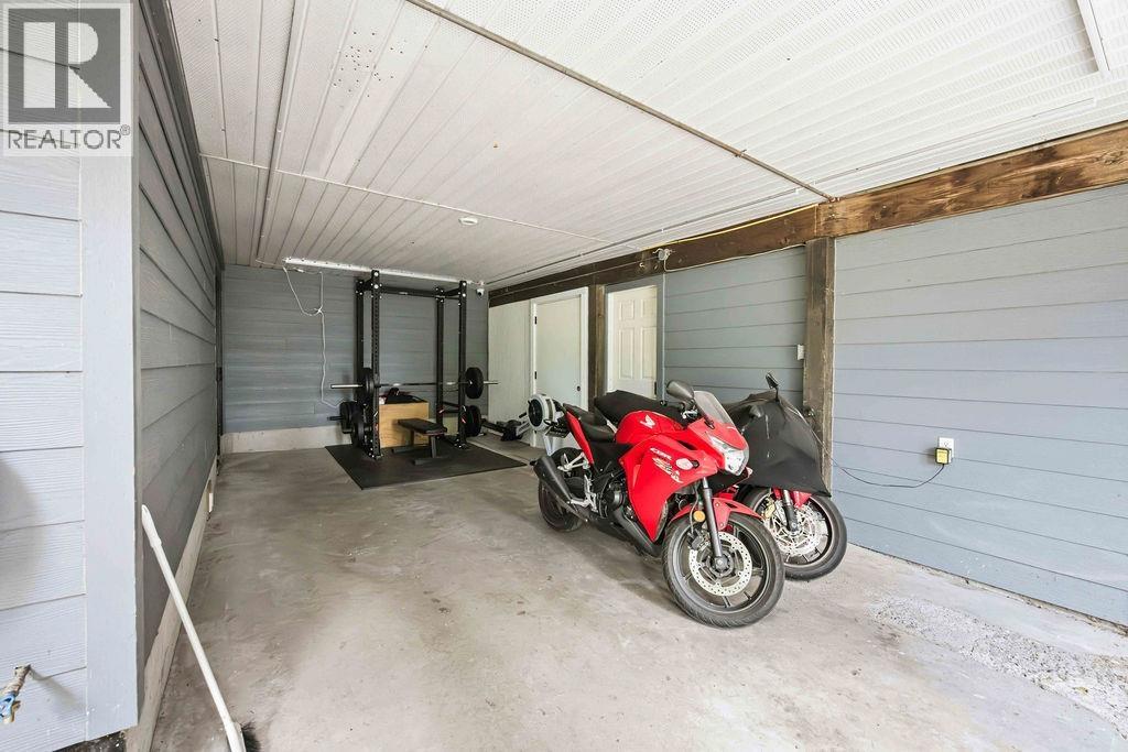 1102 Grandview Road, Gibsons, British Columbia  V0N 1V3 - Photo 30 - R3137063