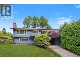 1102 GRANDVIEW ROAD, Gibsons, British Columbia
