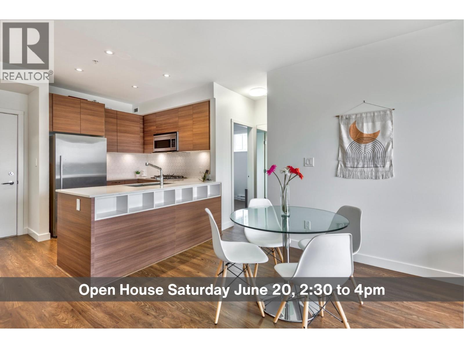 402 1061 MARINE DRIVE, North Vancouver, British Columbia