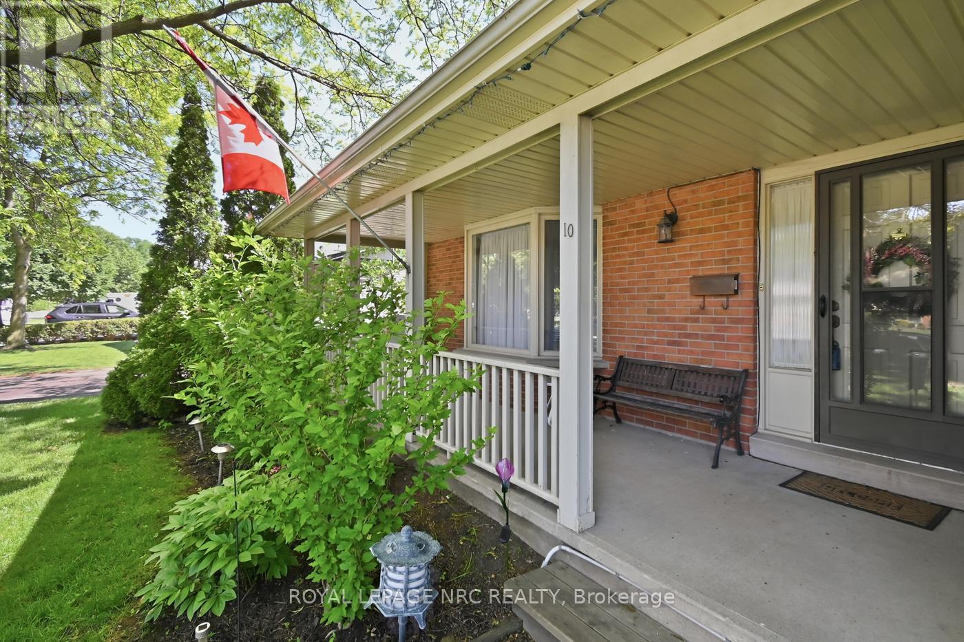 10 Jennifer Court, Welland, Ontario  L3C 6H8 - Photo 2 - X13457656