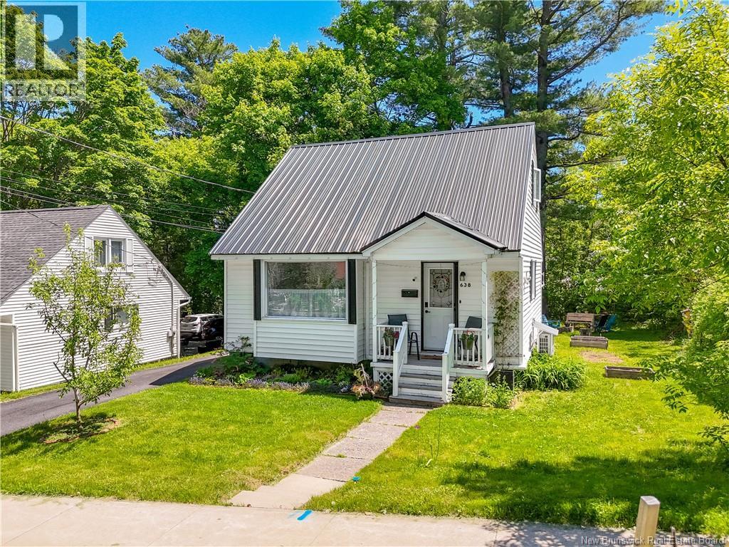 638 Hanson Street, Fredericton, New Brunswick  E3B 3Z9 - Photo 2 - NB141995