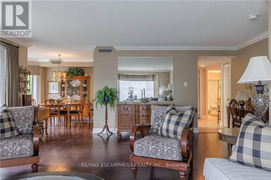 D301 - 216 Plains Road W, Burlington, Ontario  L7T 4L2 - Photo 11 - W13457648