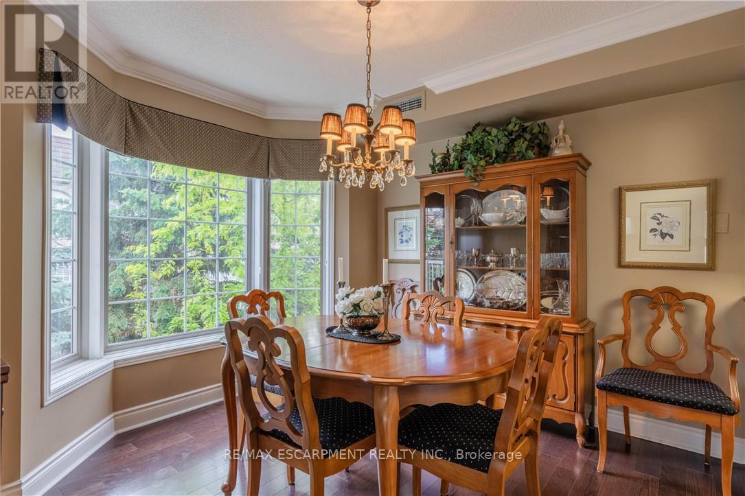 D301 - 216 Plains Road W, Burlington, Ontario  L7T 4L2 - Photo 12 - W13457648
