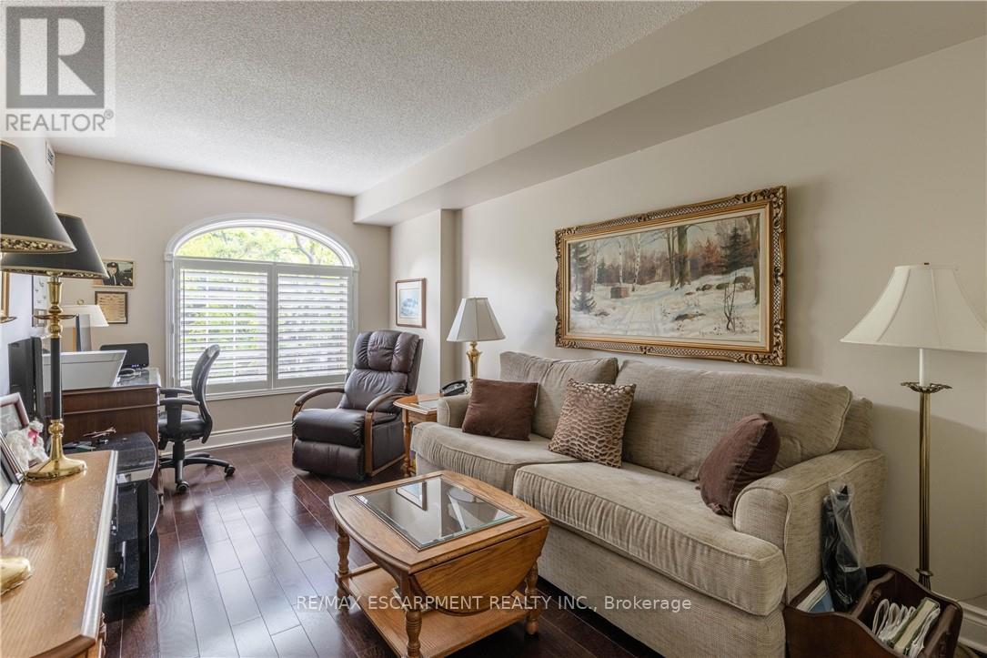 D301 - 216 Plains Road W, Burlington, Ontario  L7T 4L2 - Photo 17 - W13457648