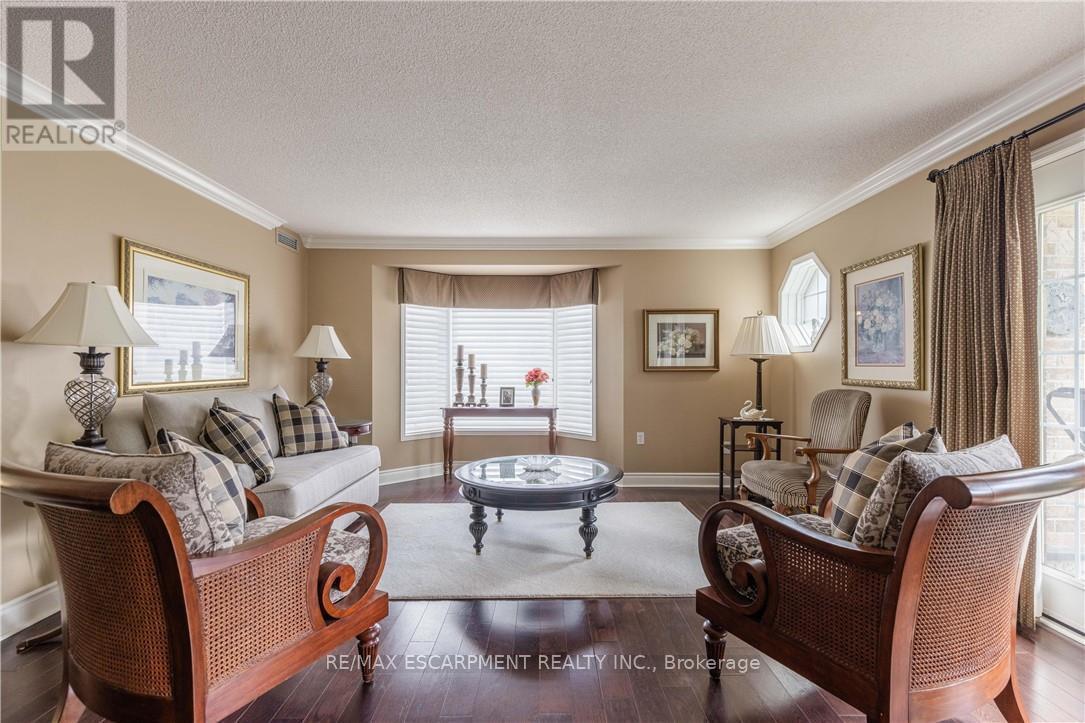 D301 - 216 Plains Road W, Burlington, Ontario  L7T 4L2 - Photo 9 - W13457648