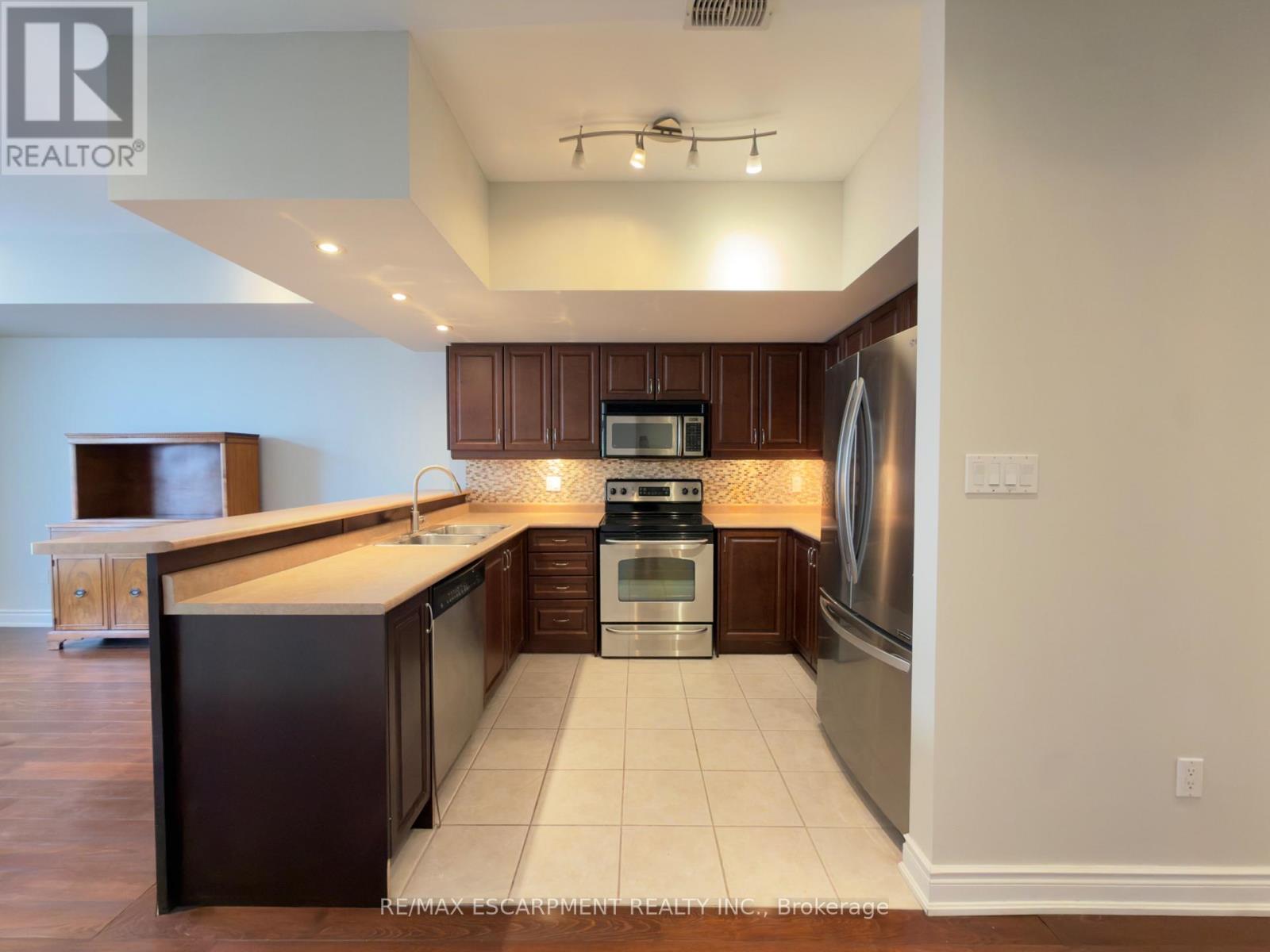 2085 Pine Street, Burlington, Ontario  L7R 1G1 - Photo 11 - W13457654