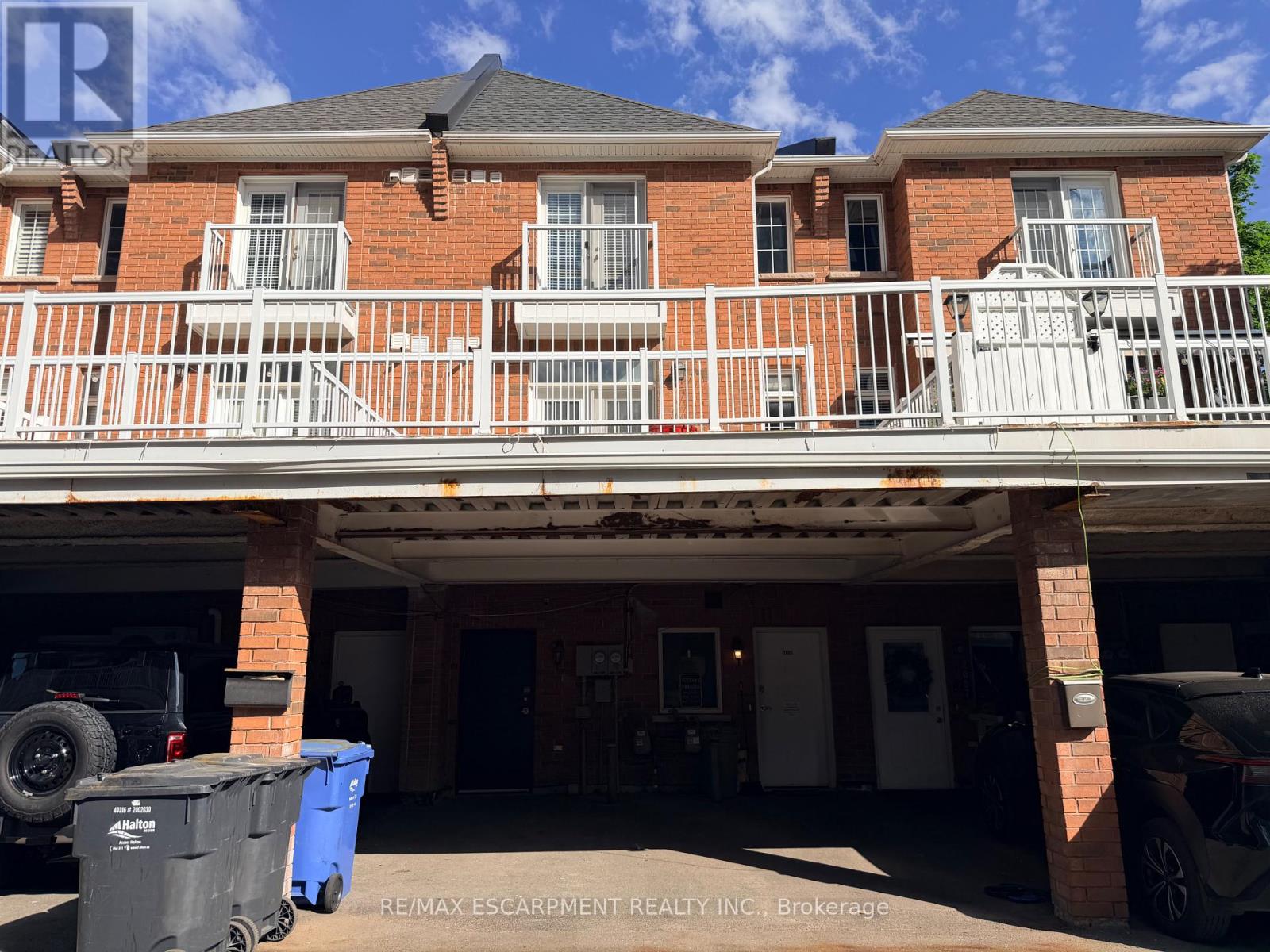 2085 Pine Street, Burlington, Ontario  L7R 1G1 - Photo 2 - W13457654