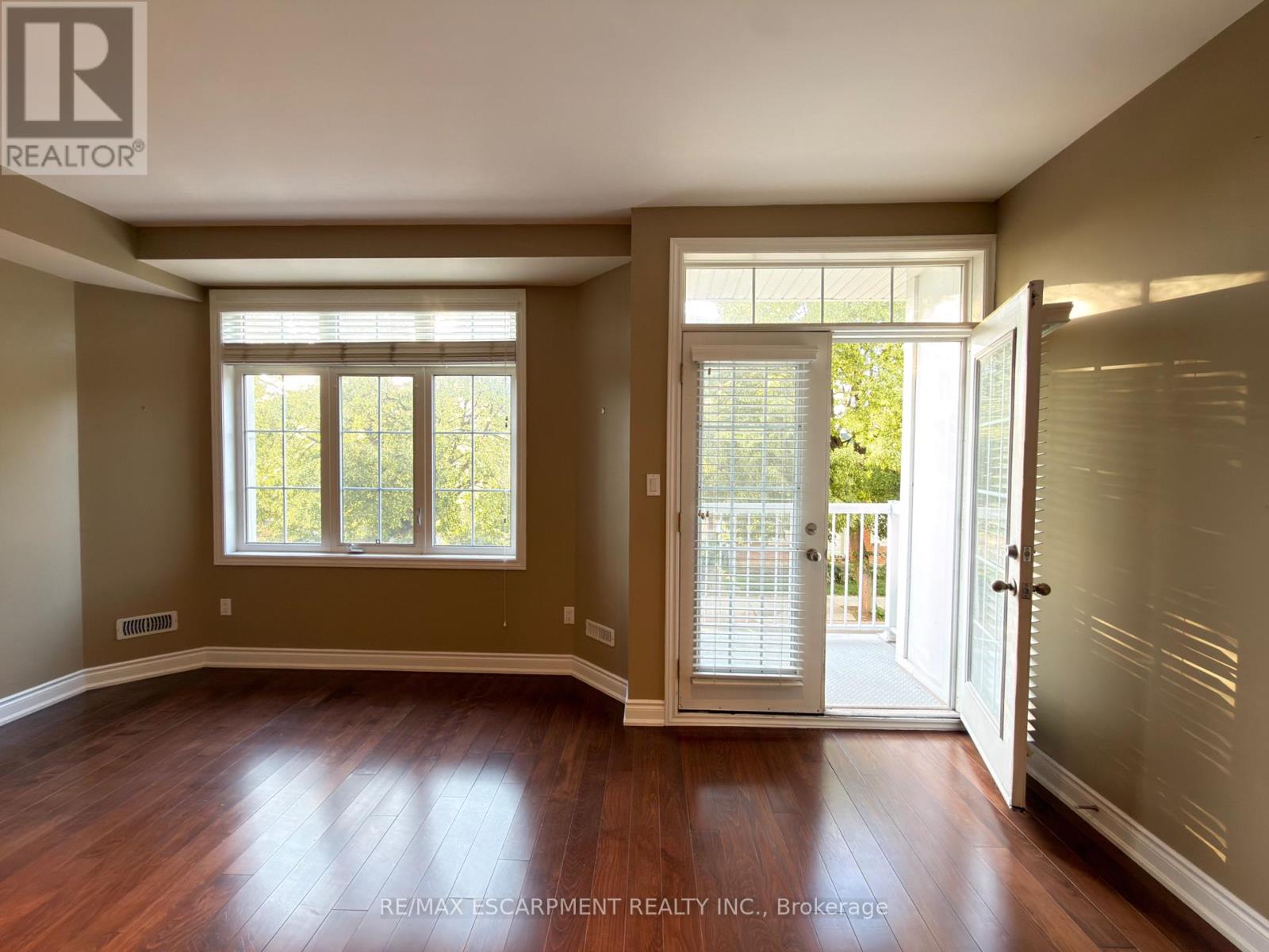 2085 Pine Street, Burlington, Ontario  L7R 1G1 - Photo 7 - W13457654