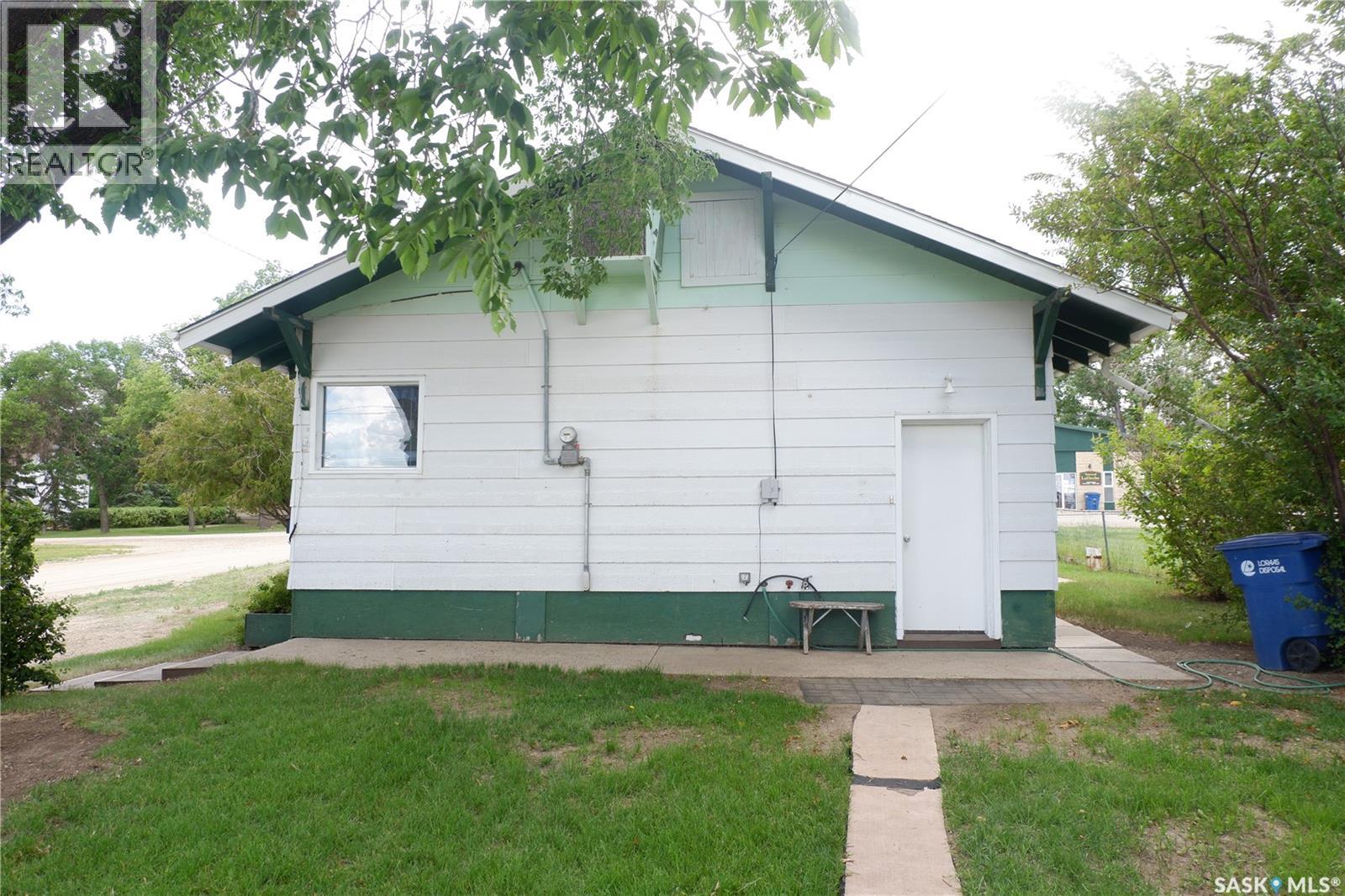 48 2nd Avenue E, Lafleche, Saskatchewan  S0H 2K0 - Photo 28 - SK011082
