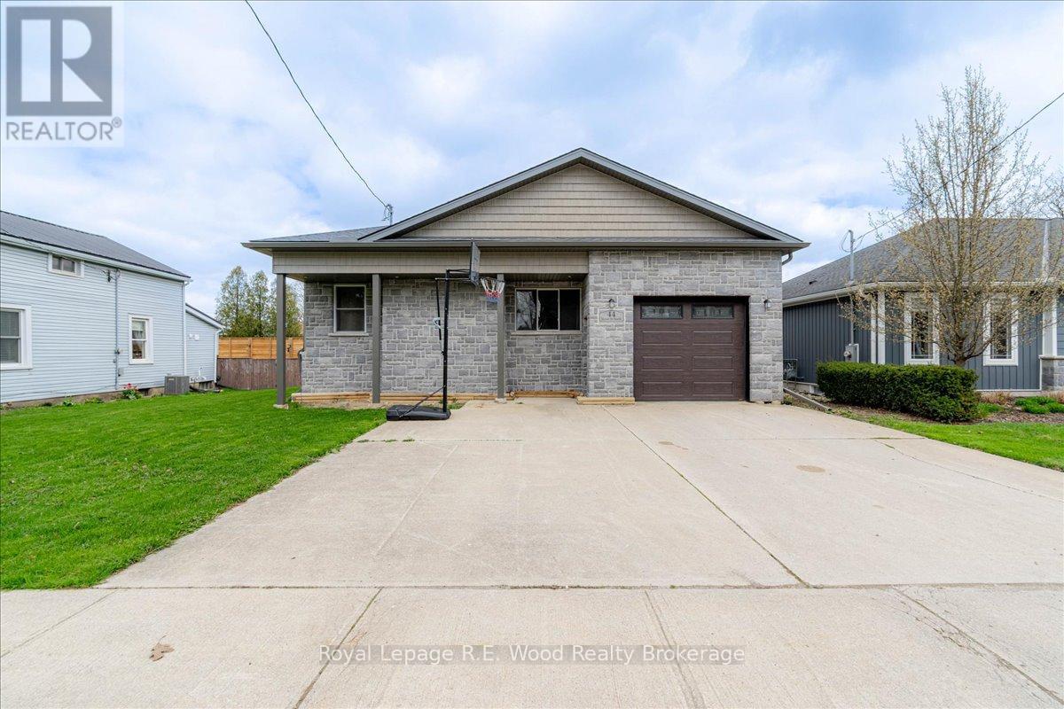 44 Stover Street N, Norwich, Ontario  N0J 1P0 - Photo 1 - X13457920
