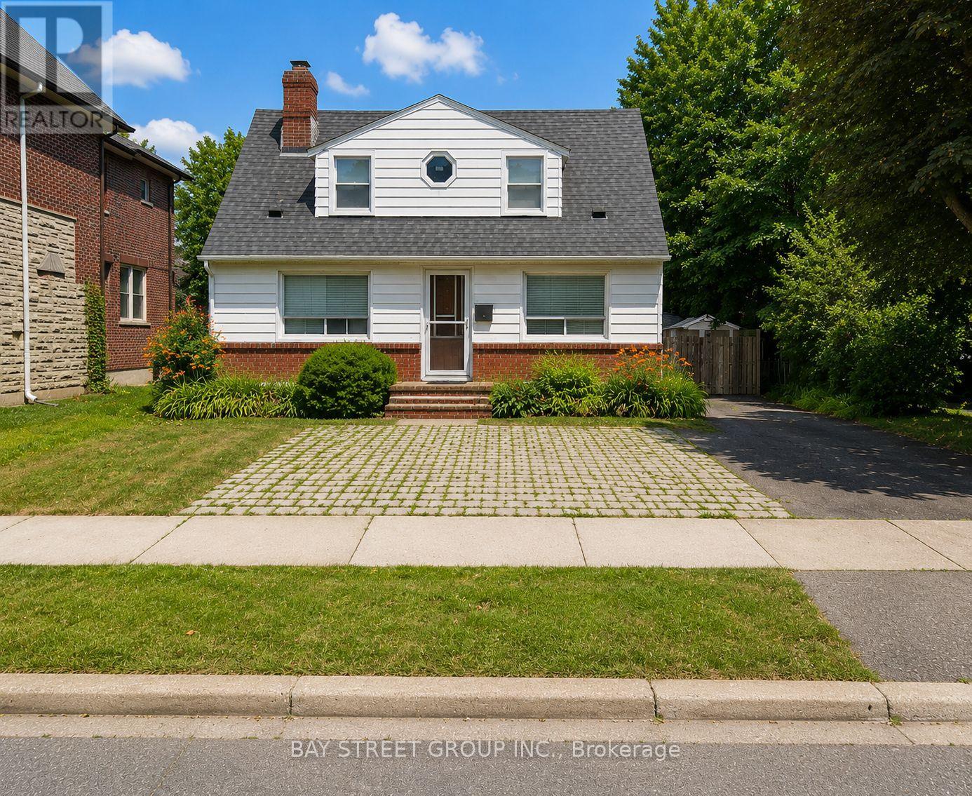 9 GLENBOROUGH PARK CRESCENT, Toronto, Ontario