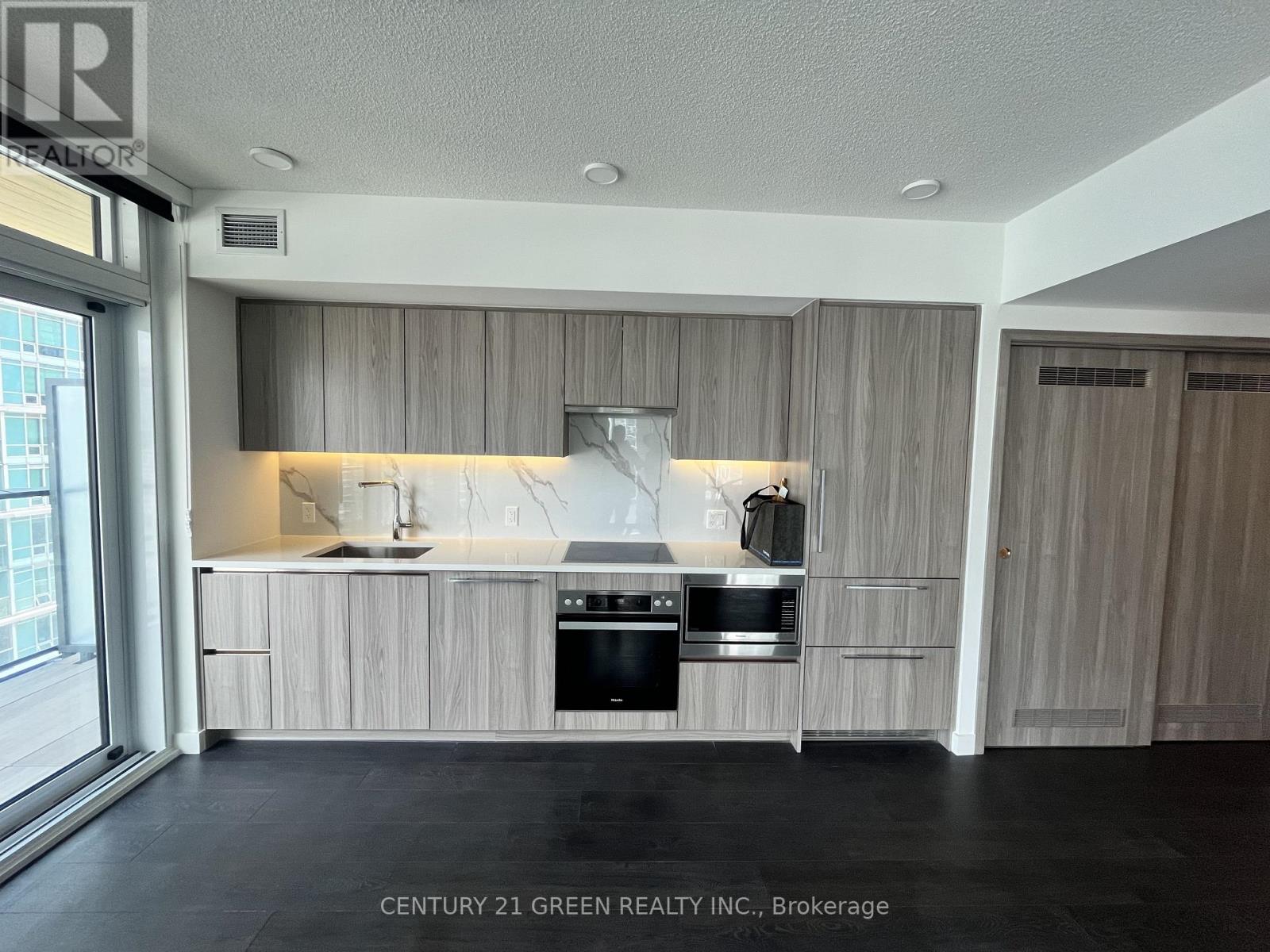 2303 - 1 Concord Cityplace Way, Toronto, Ontario M5V 0T5 - Photo 3 - C13453798