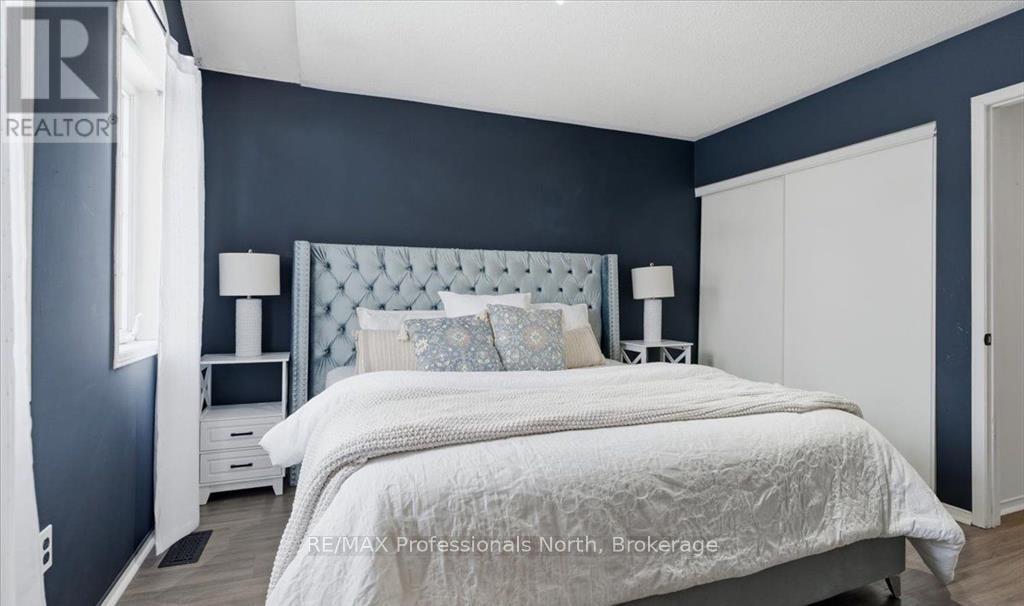 98 Roxton Road, Oakville, Ontario  L6H 6V4 - Photo 3 - W13457718