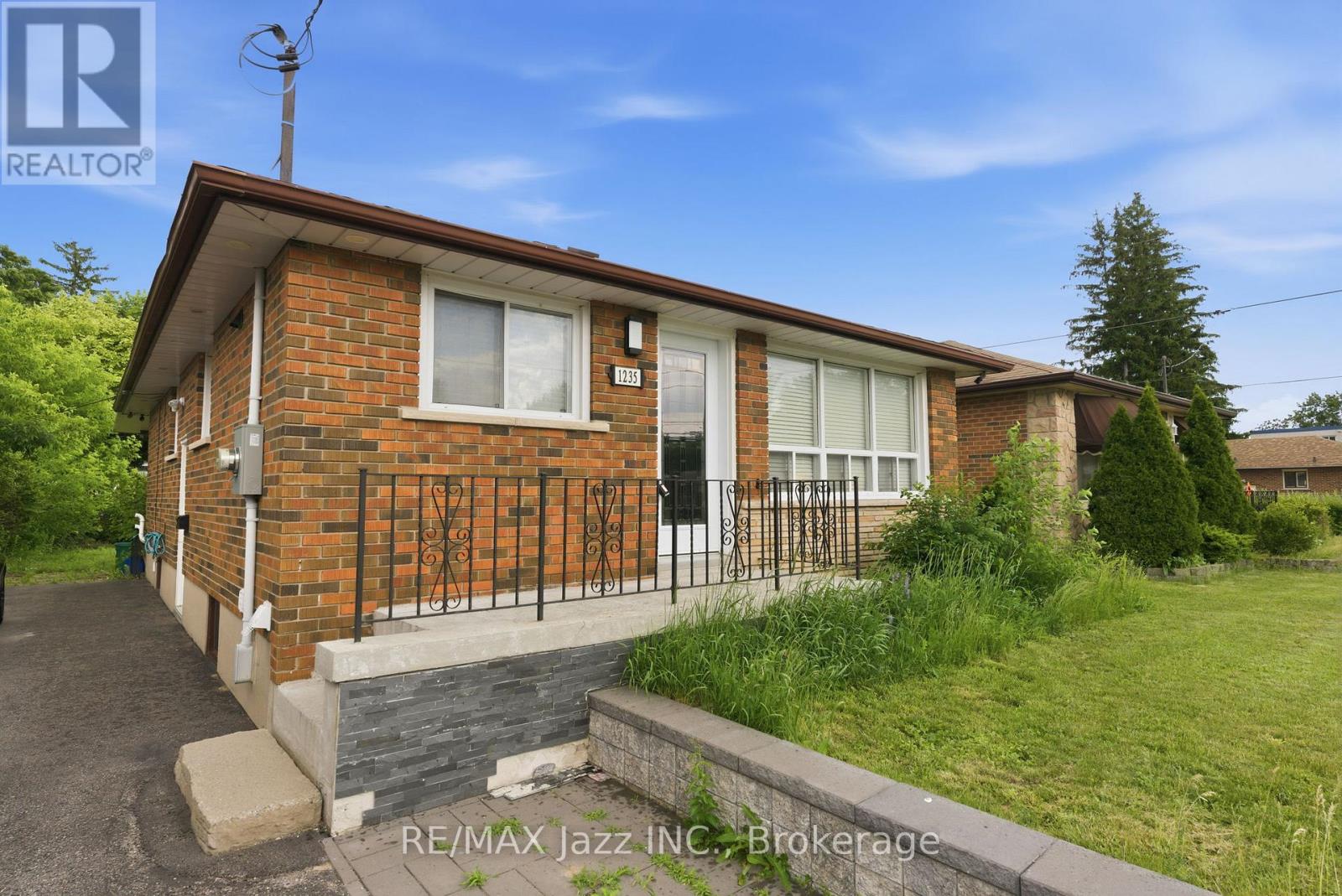 Upper Floor - 1235 Somerville Street, Oshawa, Ontario  L1G 4L1 - Photo 2 - E13457904