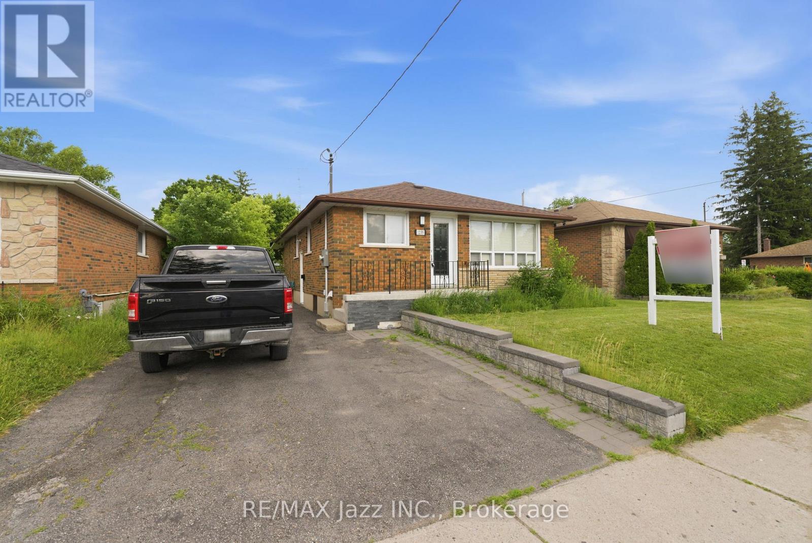 Upper Floor - 1235 Somerville Street, Oshawa, Ontario  L1G 4L1 - Photo 3 - E13457904