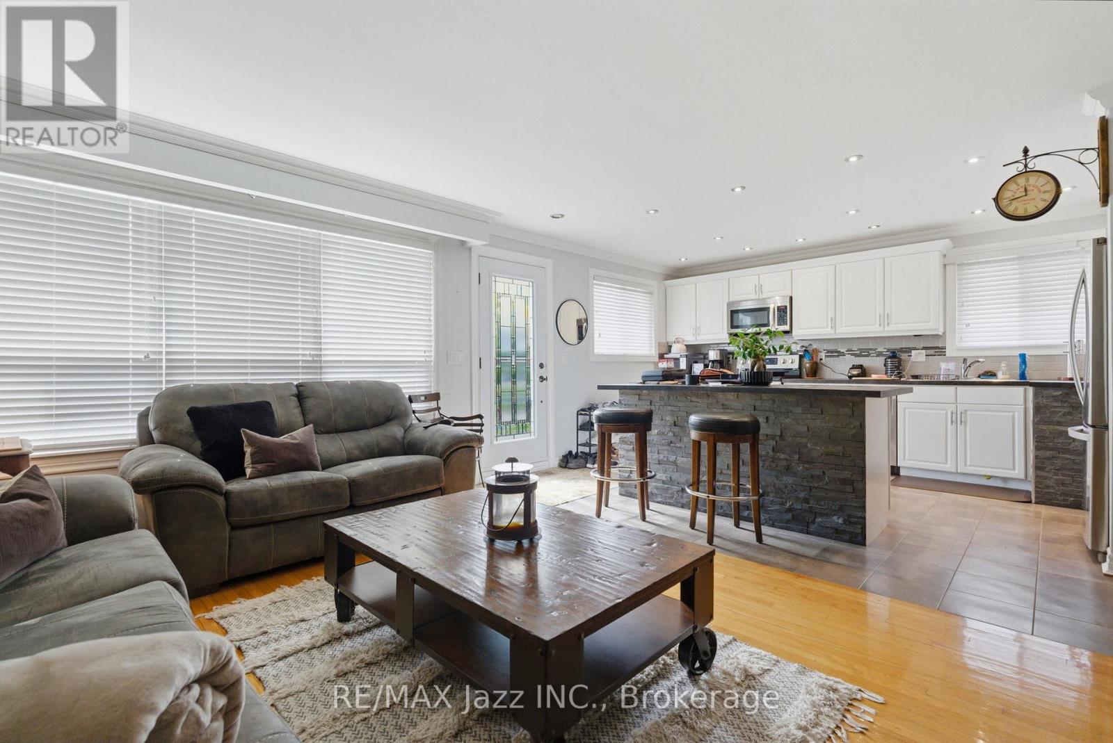 Upper Floor - 1235 Somerville Street, Oshawa, Ontario  L1G 4L1 - Photo 4 - E13457904
