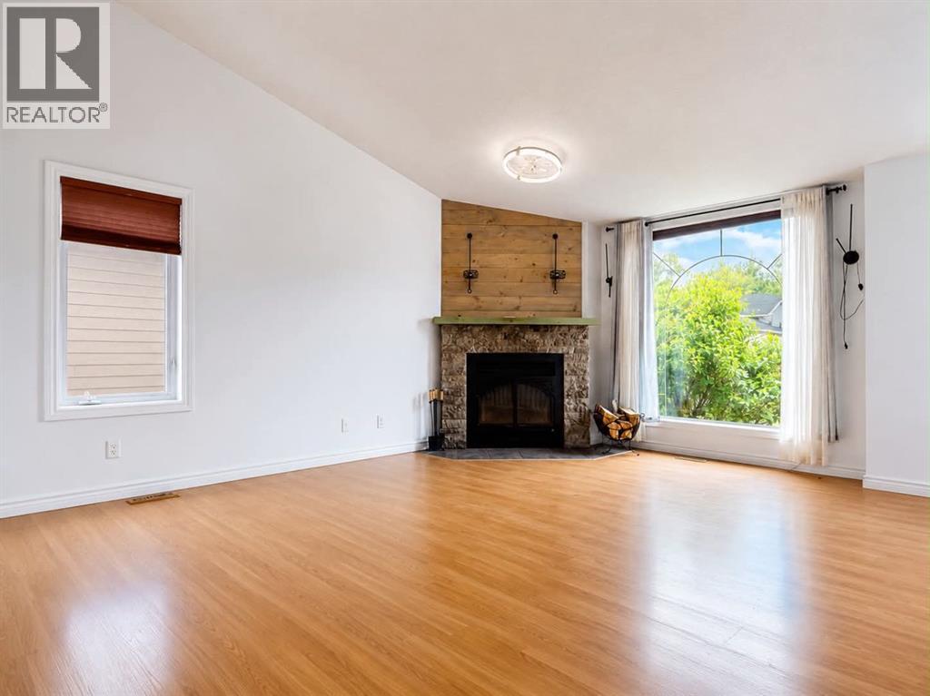 10913 Grande Avenue, Grande Cache, Alberta  t0e 0y0 - Photo 3 - A2290622