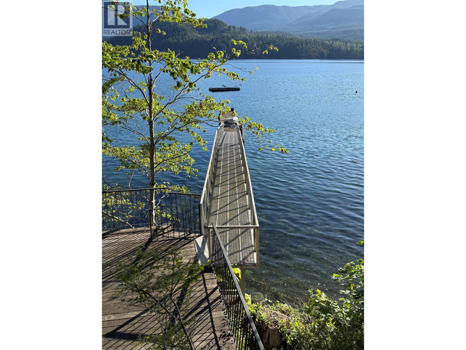 6448 N Gale Avenue, Sechelt, British Columbia  V7Z 0L1 - Photo 4 - R3095114