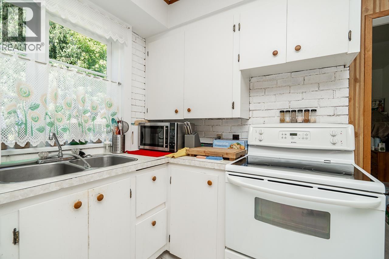715 Roderick Avenue, Coquitlam, British Columbia  V3K 1P6 - Photo 10 - R3136949