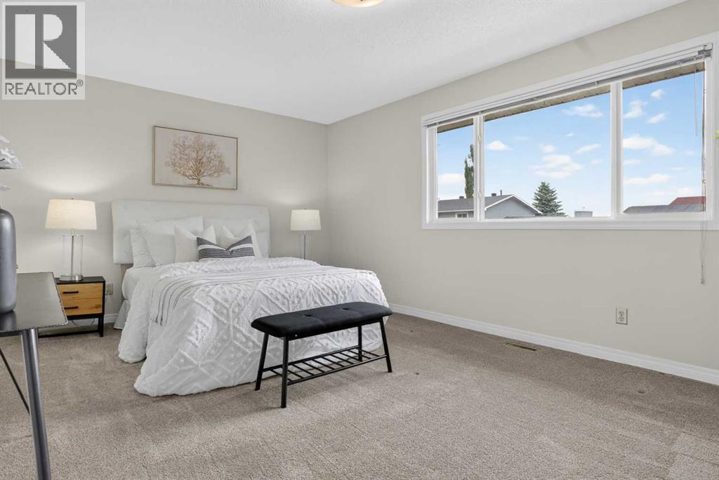 19 Deercrest Way Se, Calgary, Alberta  T2J 5W3 - Photo 10 - A2318880