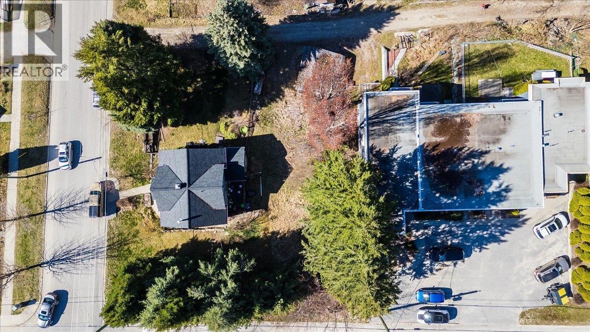 605 & 607 Gore Street, Nelson, British Columbia V1L 1Y2 - Photo 6 - 10383325