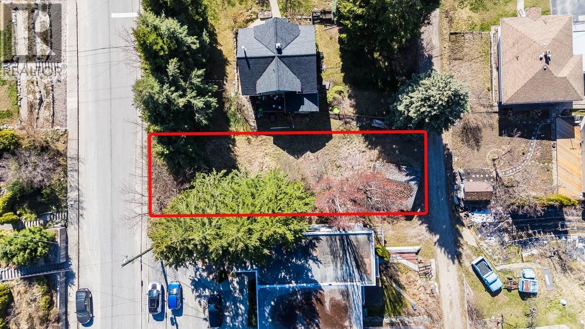 605 & 607 Gore Street, Nelson, British Columbia V1L 1Y2 - Photo 3 - 10383325