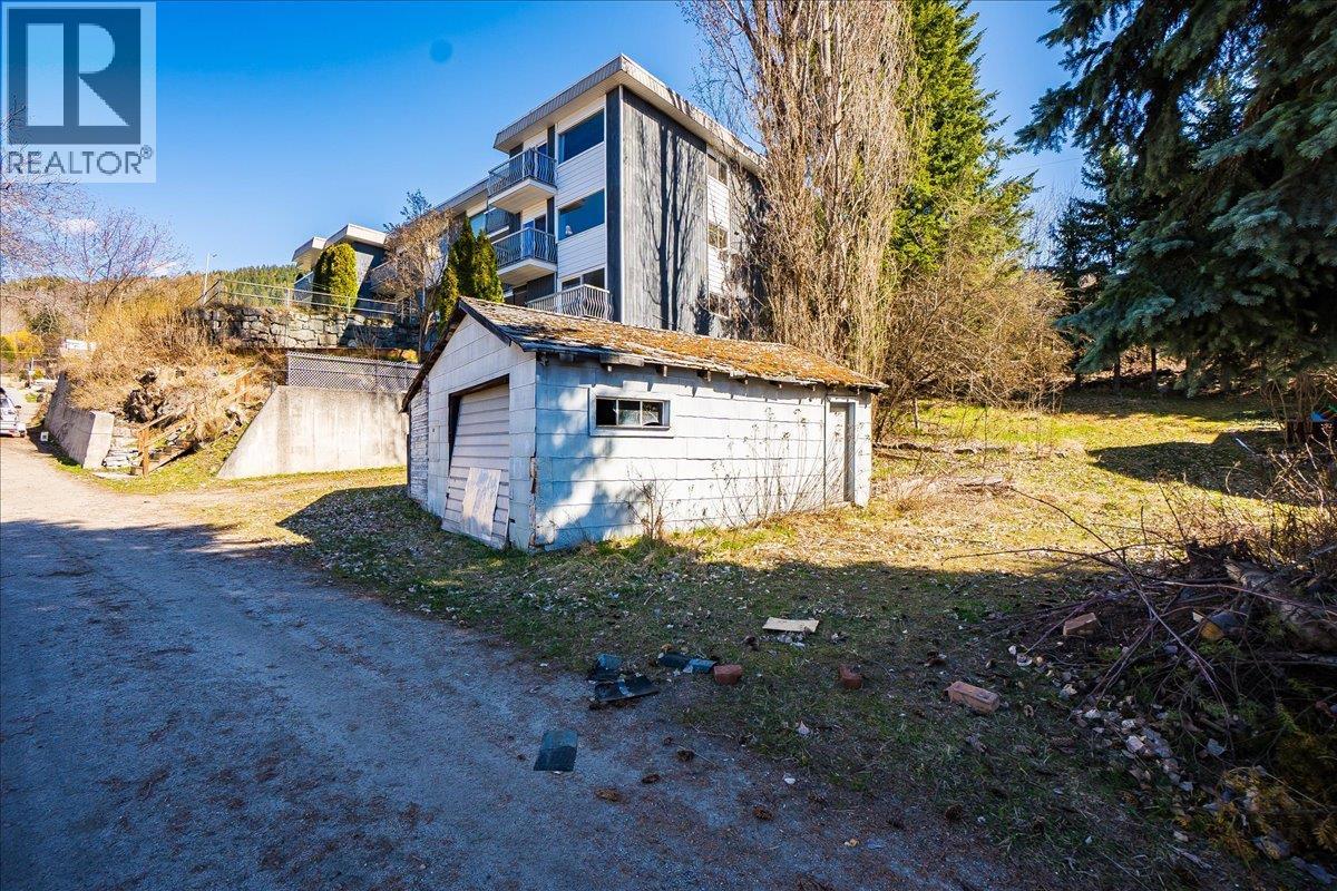605 & 607 Gore Street, Nelson, British Columbia V1L 1Y2 - Photo 16 - 10383325