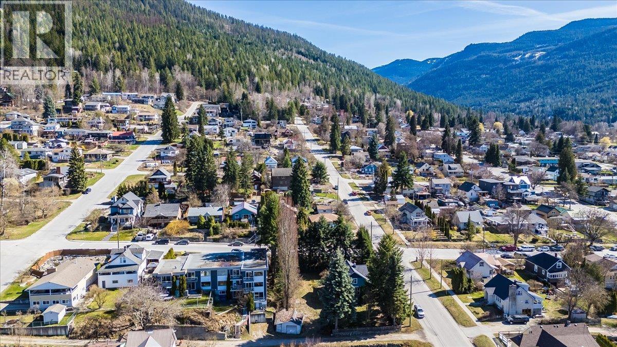 605 & 607 Gore Street, Nelson, British Columbia V1L 1Y2 - Photo 10 - 10383325