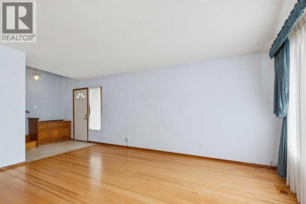 4823 Brisebois Drive Nw, Calgary, Alberta  T2L 2G3 - Photo 3 - A2319938