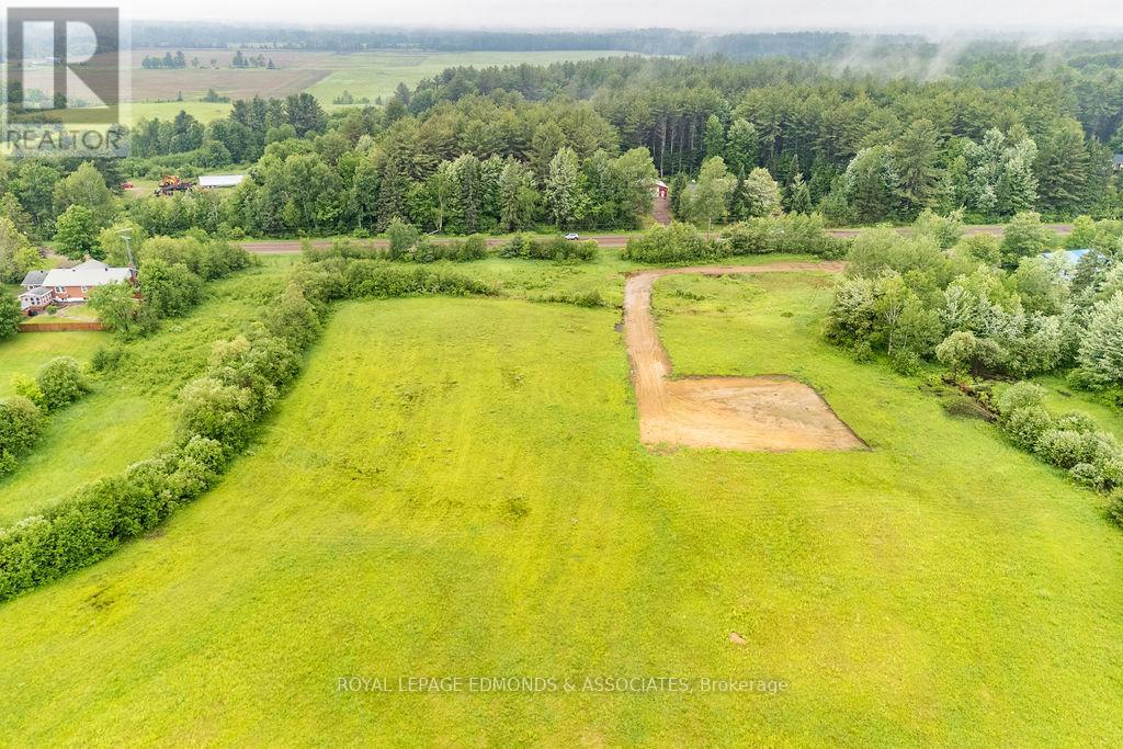 00 B-Line Road, Laurentian Valley, Ontario K8A 6W8 - Photo 2 - X13457884