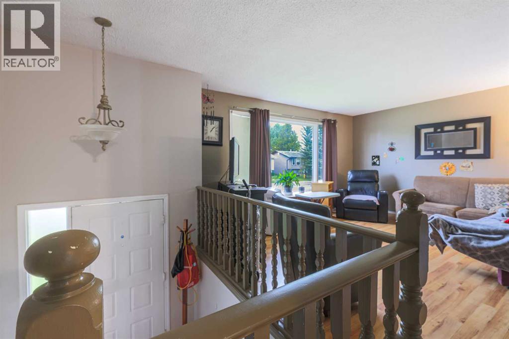 5719 60 Avenue, Rocky Mountain House, Alberta  T4T 1B7 - Photo 2 - A2309991