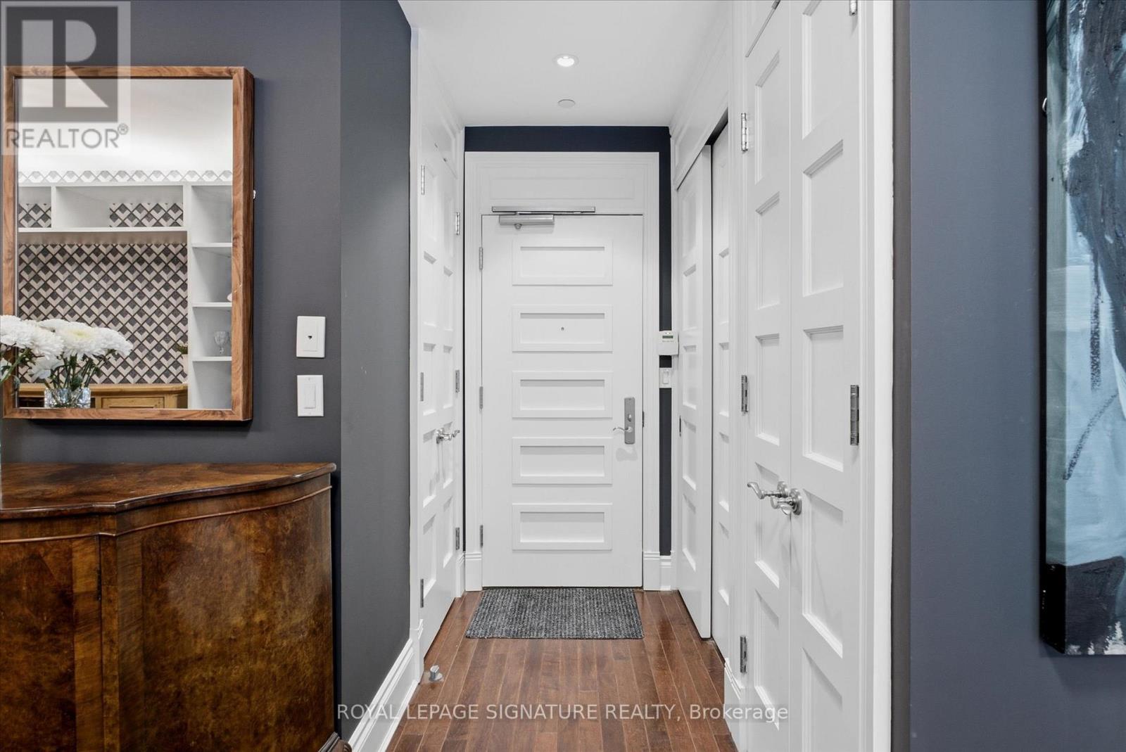 515 - 22 Leader Lane, Toronto, Ontario M5E 0B2 - Photo 3 - C13457694