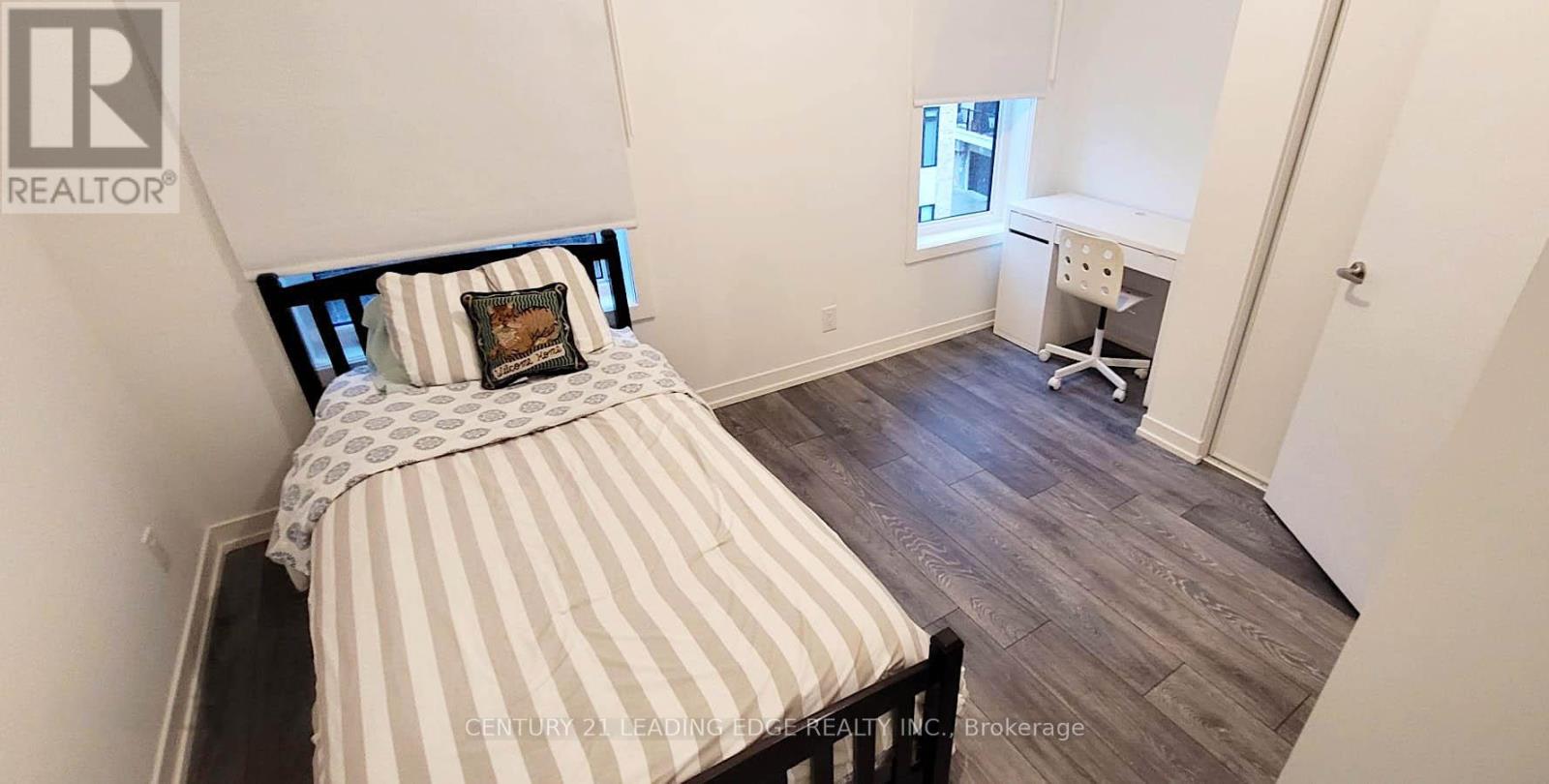 Room 1 - 10 Spruce Pines Crescent, Toronto, Ontario  M4A 1C5 - Photo 3 - C13457872