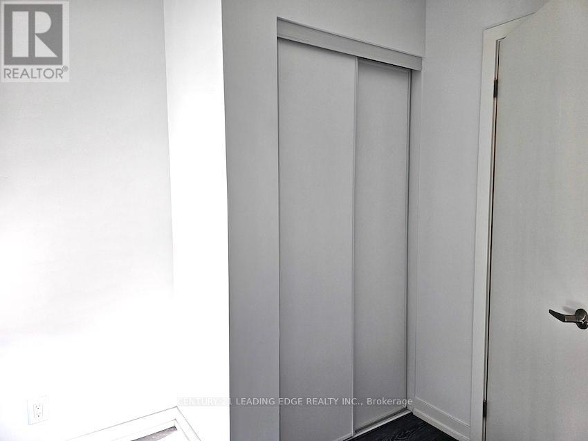 Room 1 - 10 Spruce Pines Crescent, Toronto, Ontario  M4A 1C5 - Photo 5 - C13457872