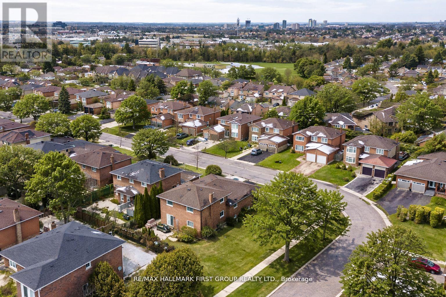 520 Mcleod Crescent, Pickering, Ontario  L1W 3M5 - Photo 3 - E13457702