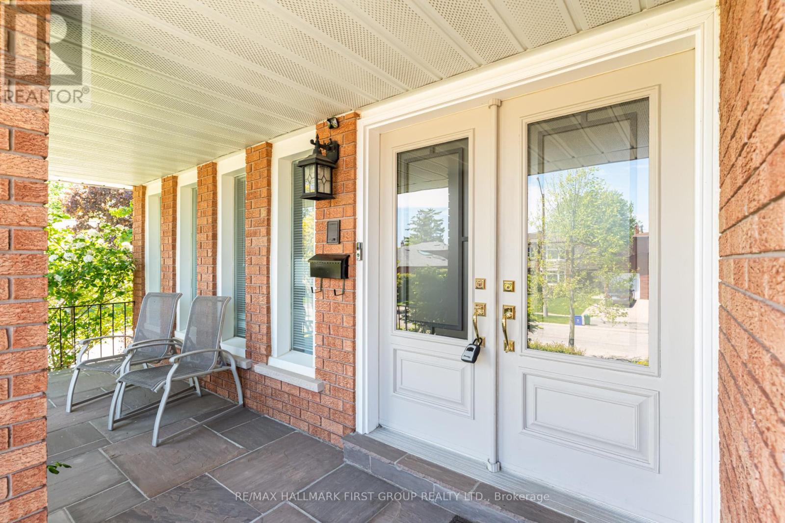 520 Mcleod Crescent, Pickering, Ontario  L1W 3M5 - Photo 5 - E13457702