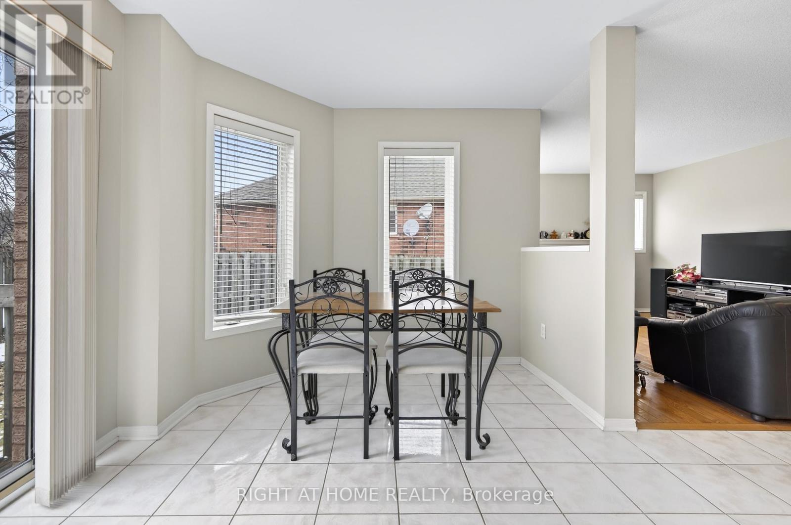 1338 Vincent Crescent, Innisfil, Ontario  L9S 1Z8 - Photo 8 - N13457954